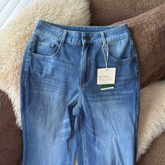 Halara Flex High Waisted Pockets Rolled Hem Wide Leg Jean in Blue Sprice Wash - Picture 2 of 6